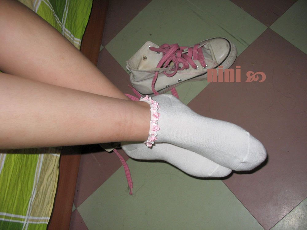 淡淡猫香全部丝袜套图大合集 1